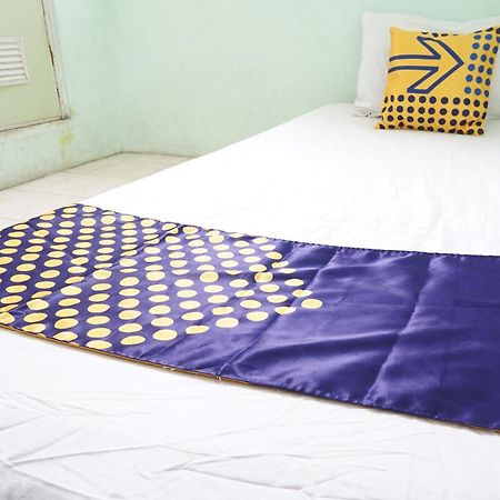 Готель Spot On 93611 Kost Pak Suyatno Syariah 2 Ponorogo Екстер'єр фото