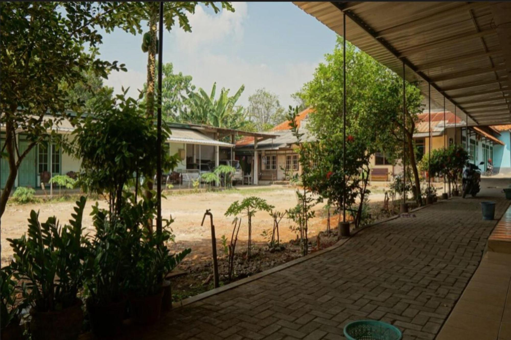 Готель Spot On 93611 Kost Pak Suyatno Syariah 2 Ponorogo Екстер'єр фото