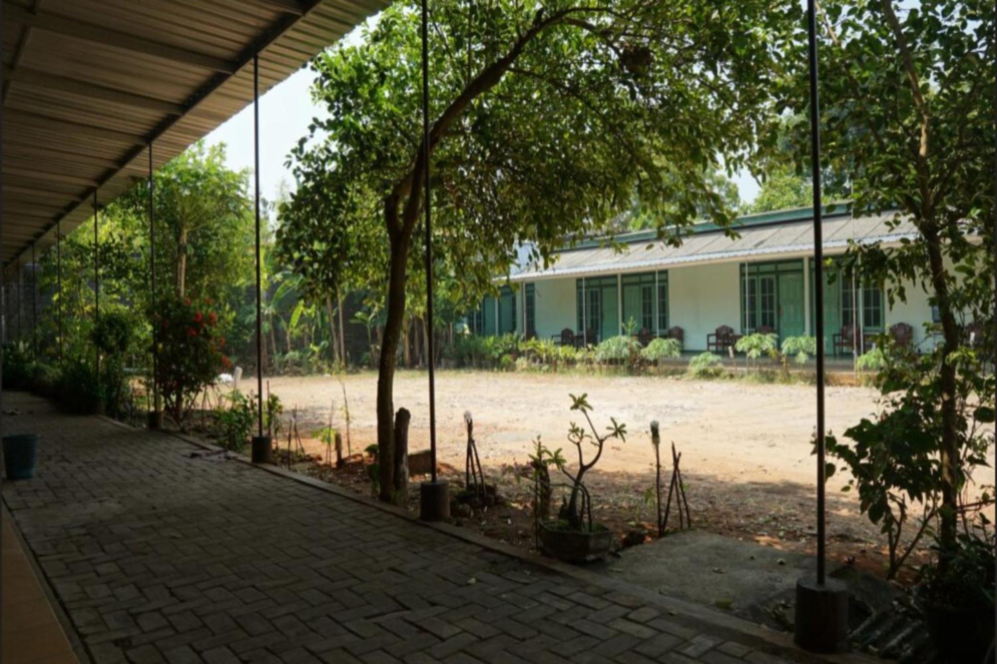 Готель Spot On 93611 Kost Pak Suyatno Syariah 2 Ponorogo Екстер'єр фото