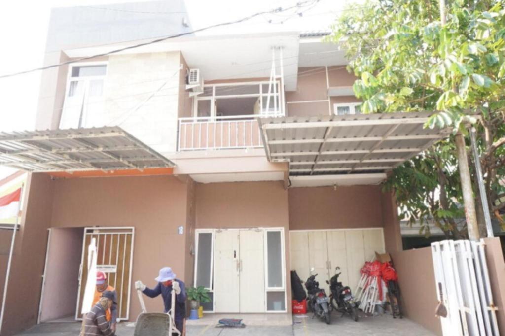 Готель Spot On 93611 Kost Pak Suyatno Syariah 2 Ponorogo Екстер'єр фото