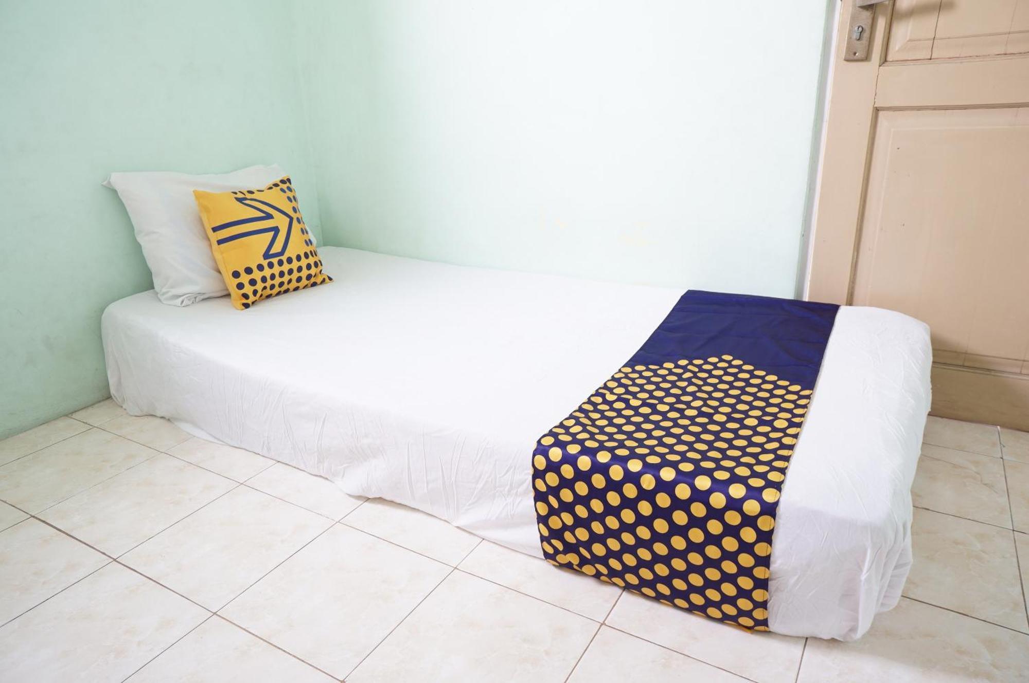 Готель Spot On 93611 Kost Pak Suyatno Syariah 2 Ponorogo Екстер'єр фото