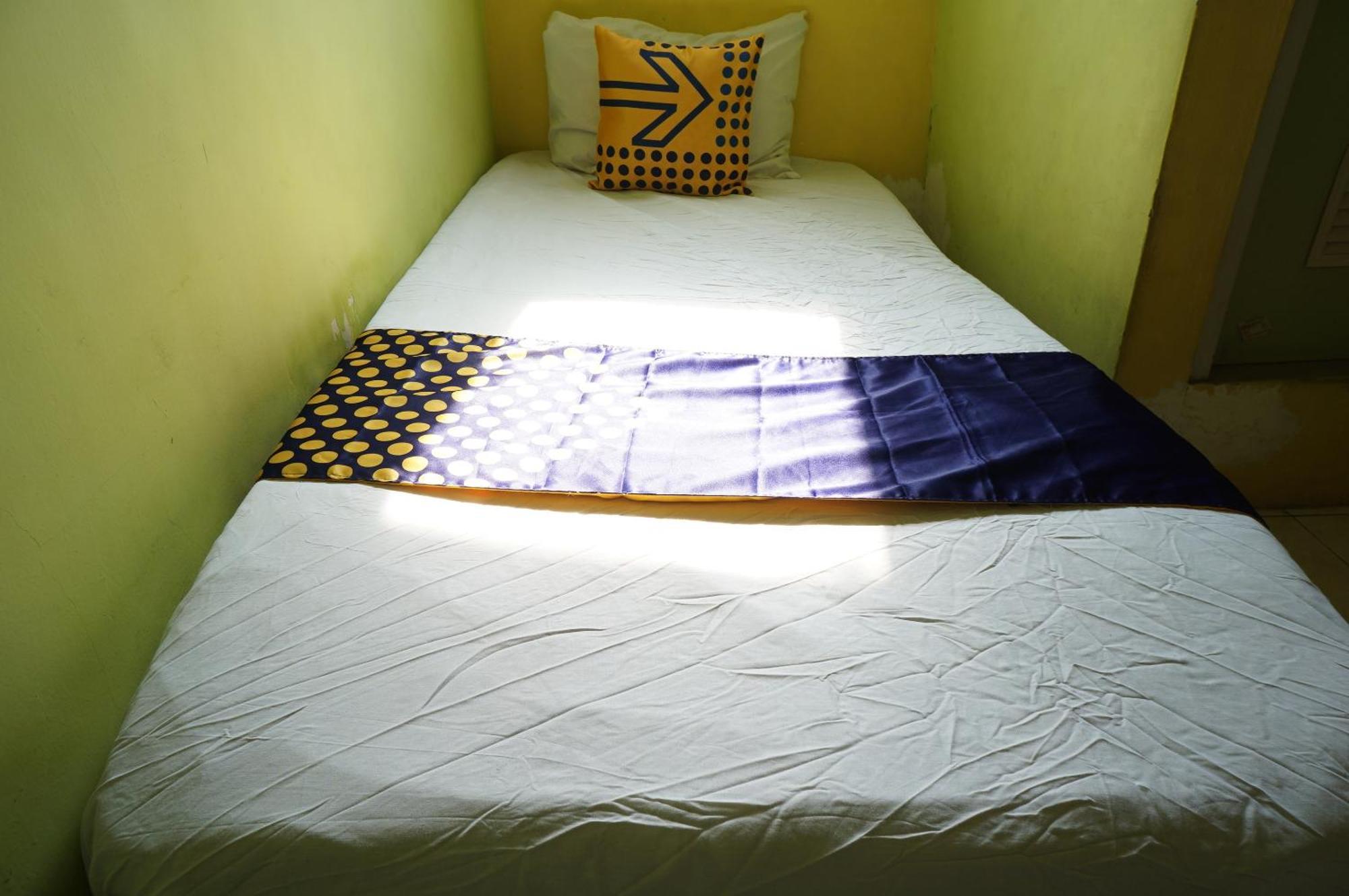 Готель Spot On 93611 Kost Pak Suyatno Syariah 2 Ponorogo Екстер'єр фото